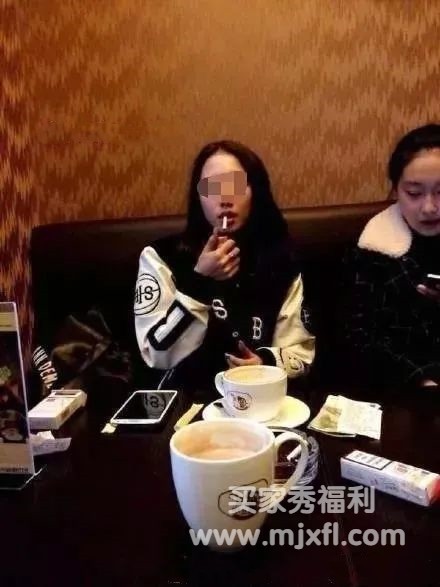 火箭少女孟美岐大尺度照片被扒，酒店用套套实锤？